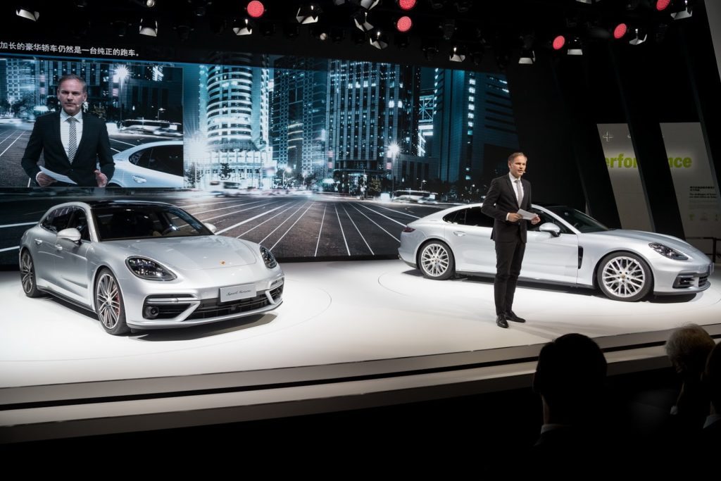 Porsche Panamera 4 E-Hybrid Executive: Sedan Mewah Berperforma Tinggi