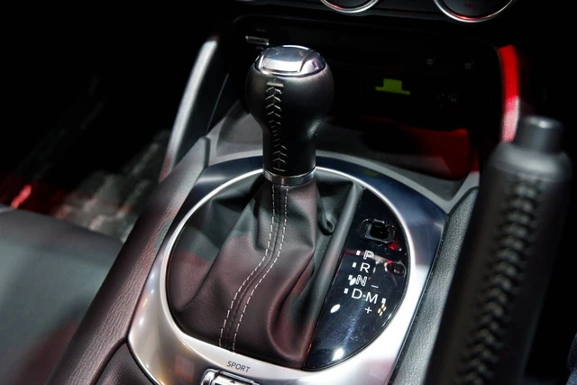 Hindari! Kebiasaan Sepele yang Merusak Transmisi Mobil Matik Anda