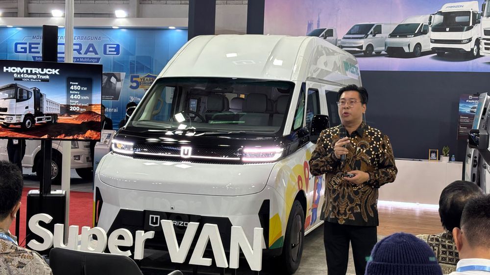 Super Van 16 Penumpang dan V8E, Senjata Baru Farizon di Indonesia